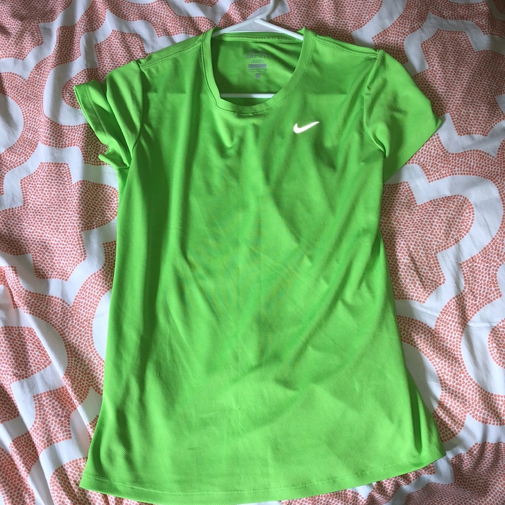 dri fit nike green tshirt